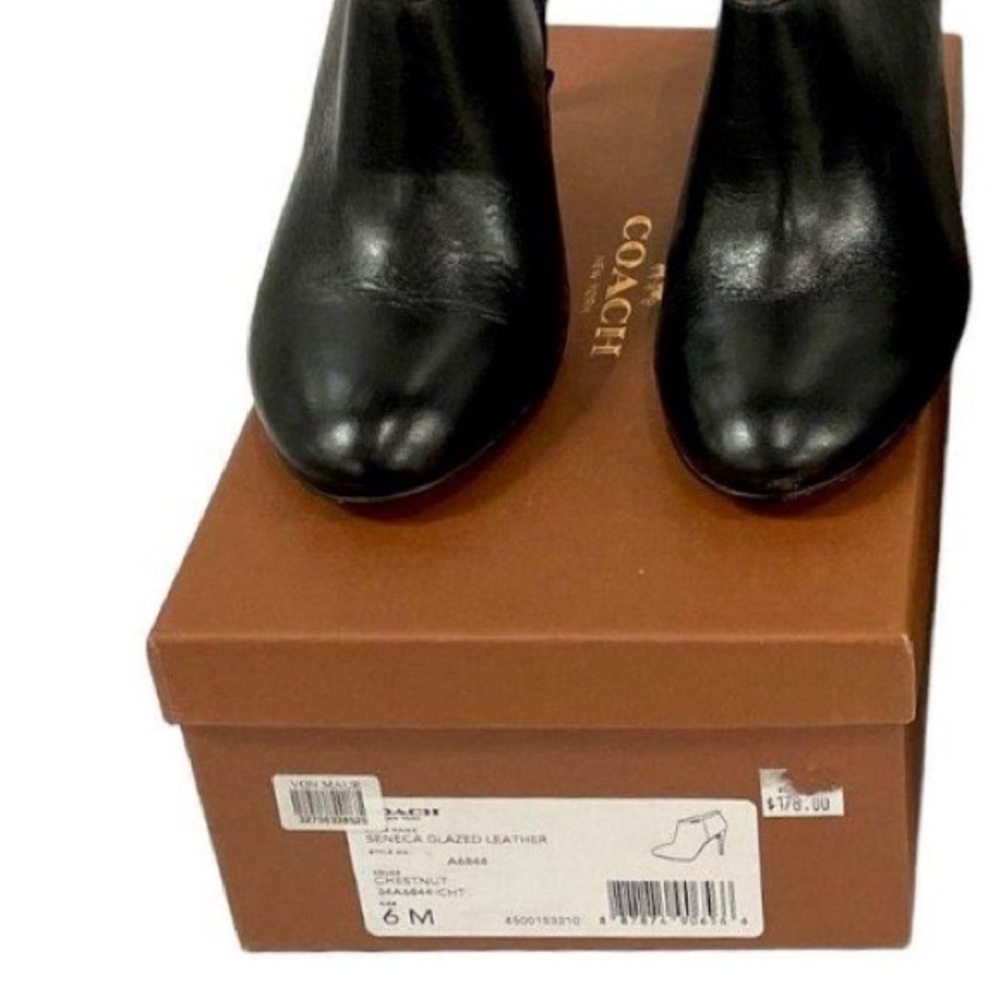 Coach - Picture 6 of 6